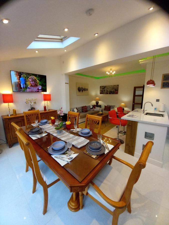 Luxury Holiday Home, Near Beach Саутенд-он-Сі Екстер'єр фото