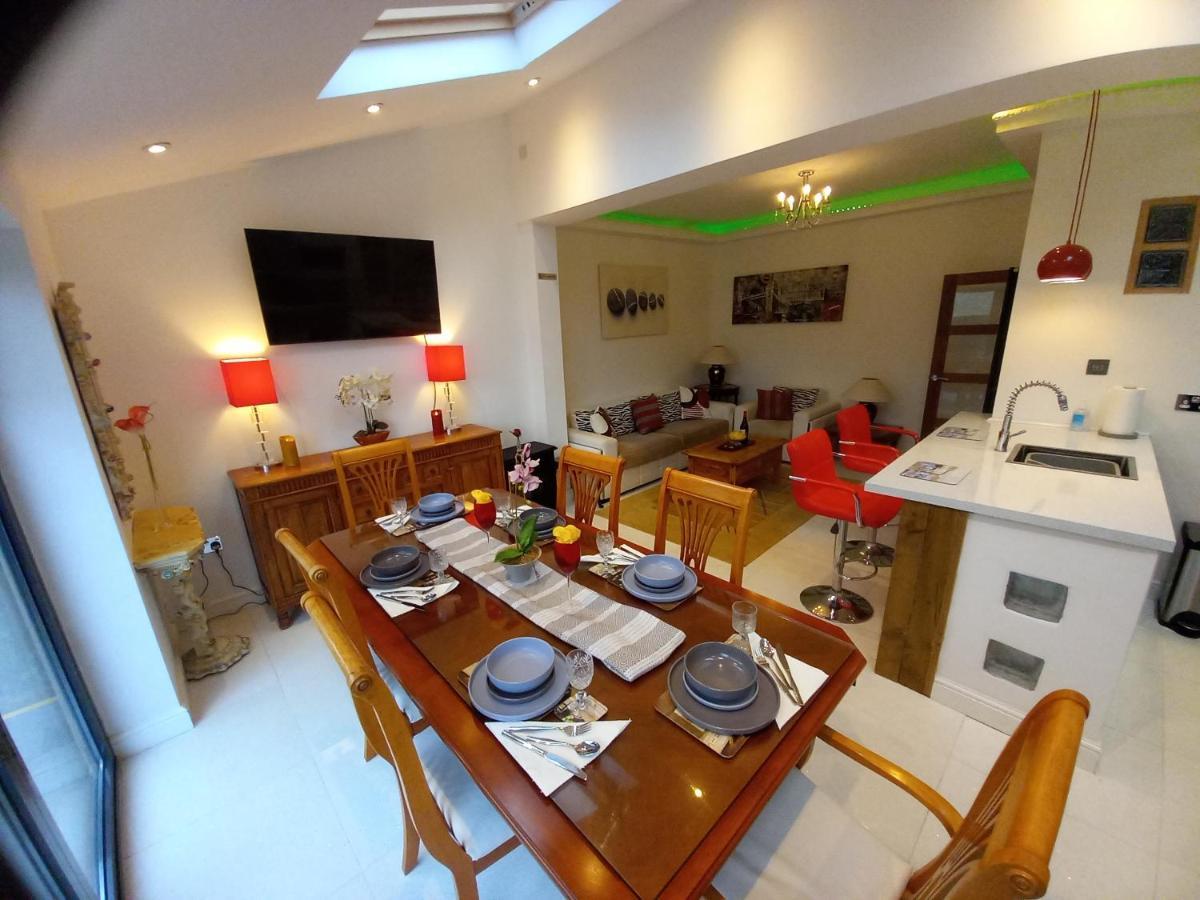Luxury Holiday Home, Near Beach Саутенд-он-Сі Екстер'єр фото