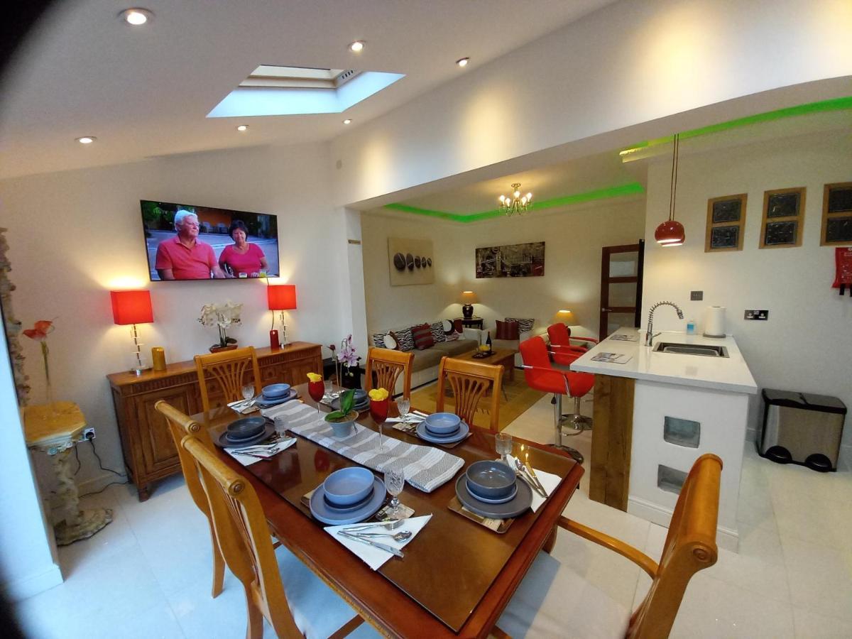 Luxury Holiday Home, Near Beach Саутенд-он-Сі Екстер'єр фото
